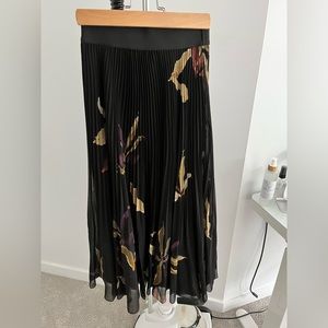 Aritzia skirt
